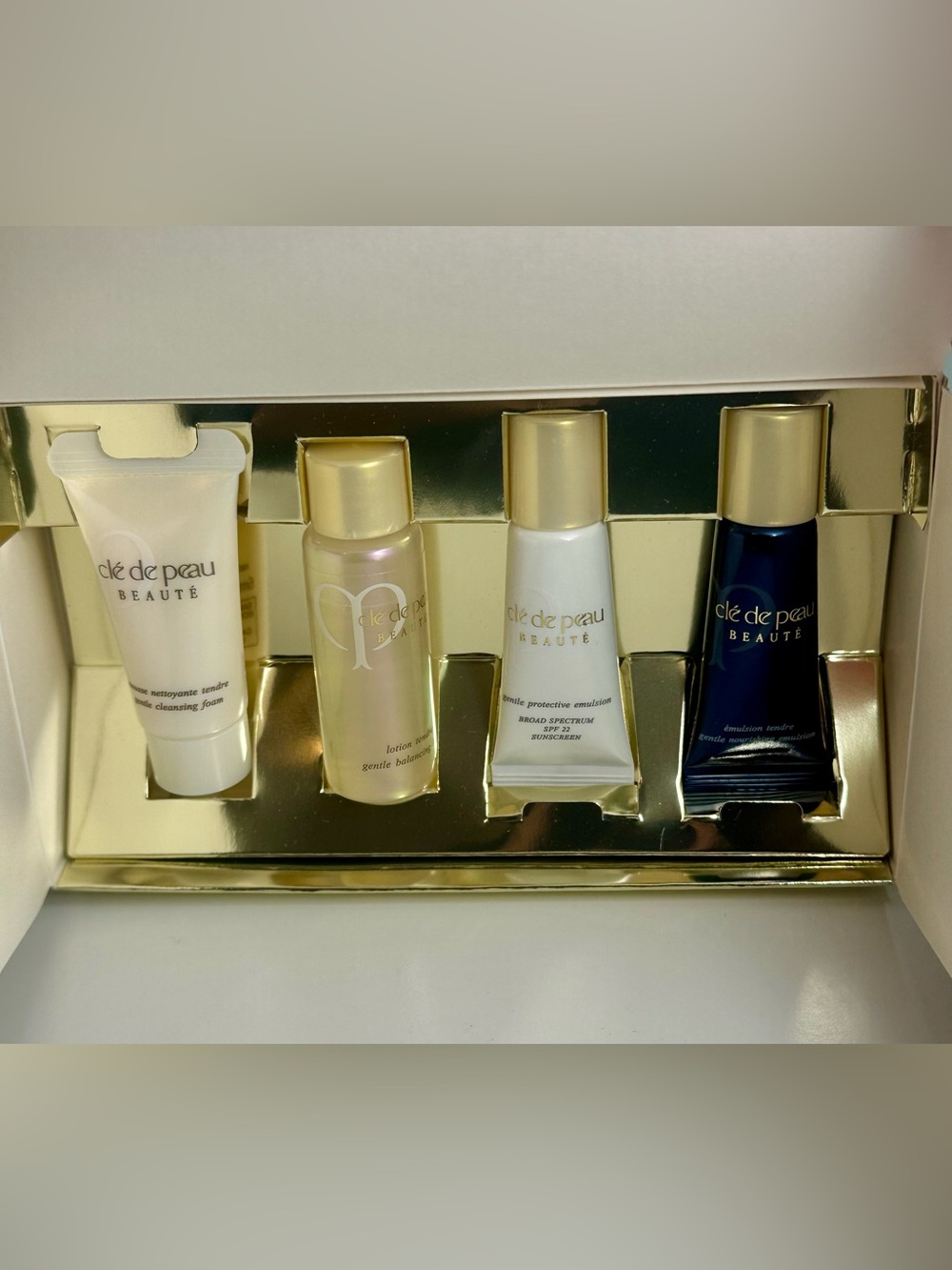 Cle De Peau Beaute 4-piece Travel Set NIB
